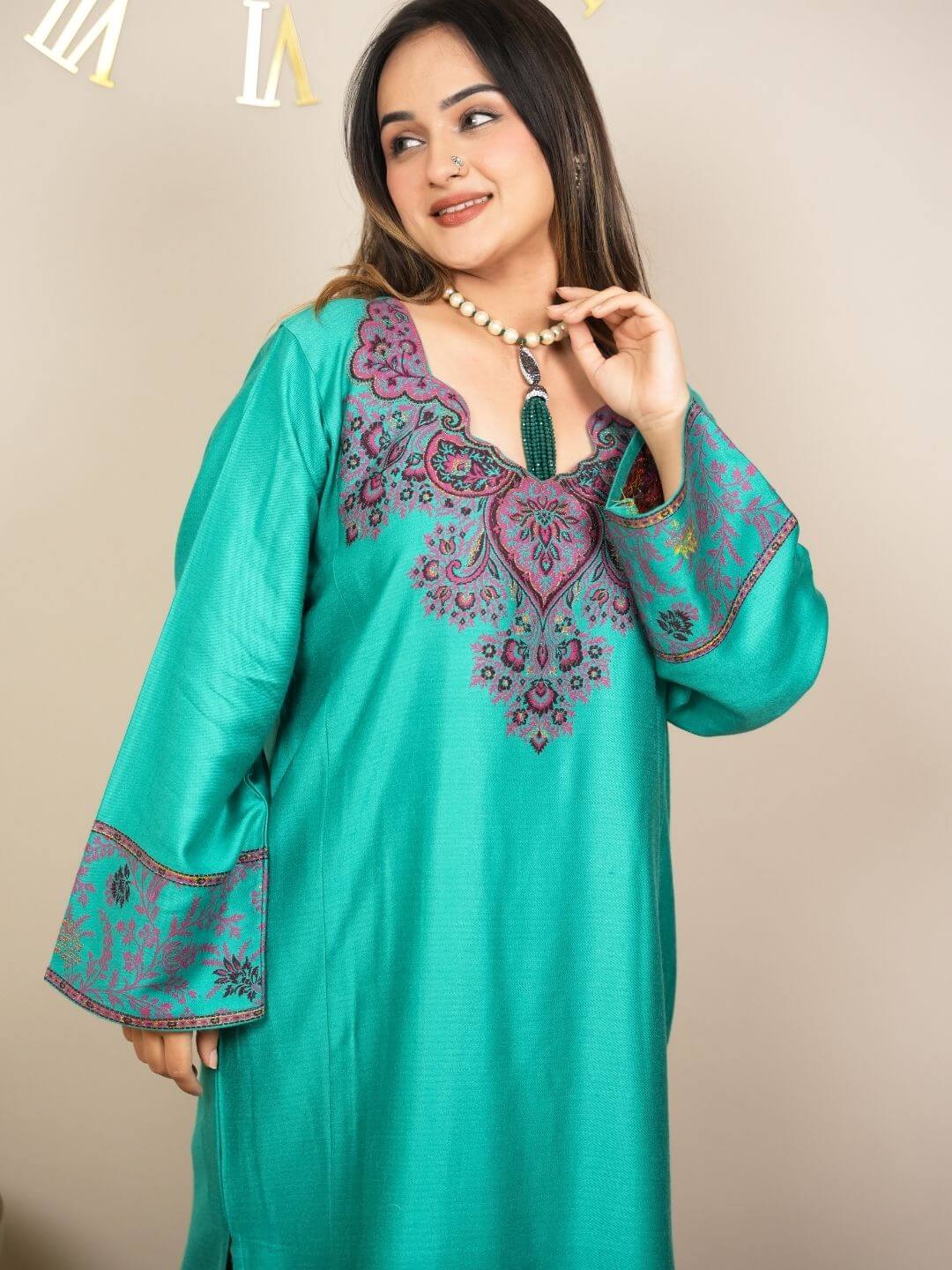 A Versatile Green Kashmiri Phiran